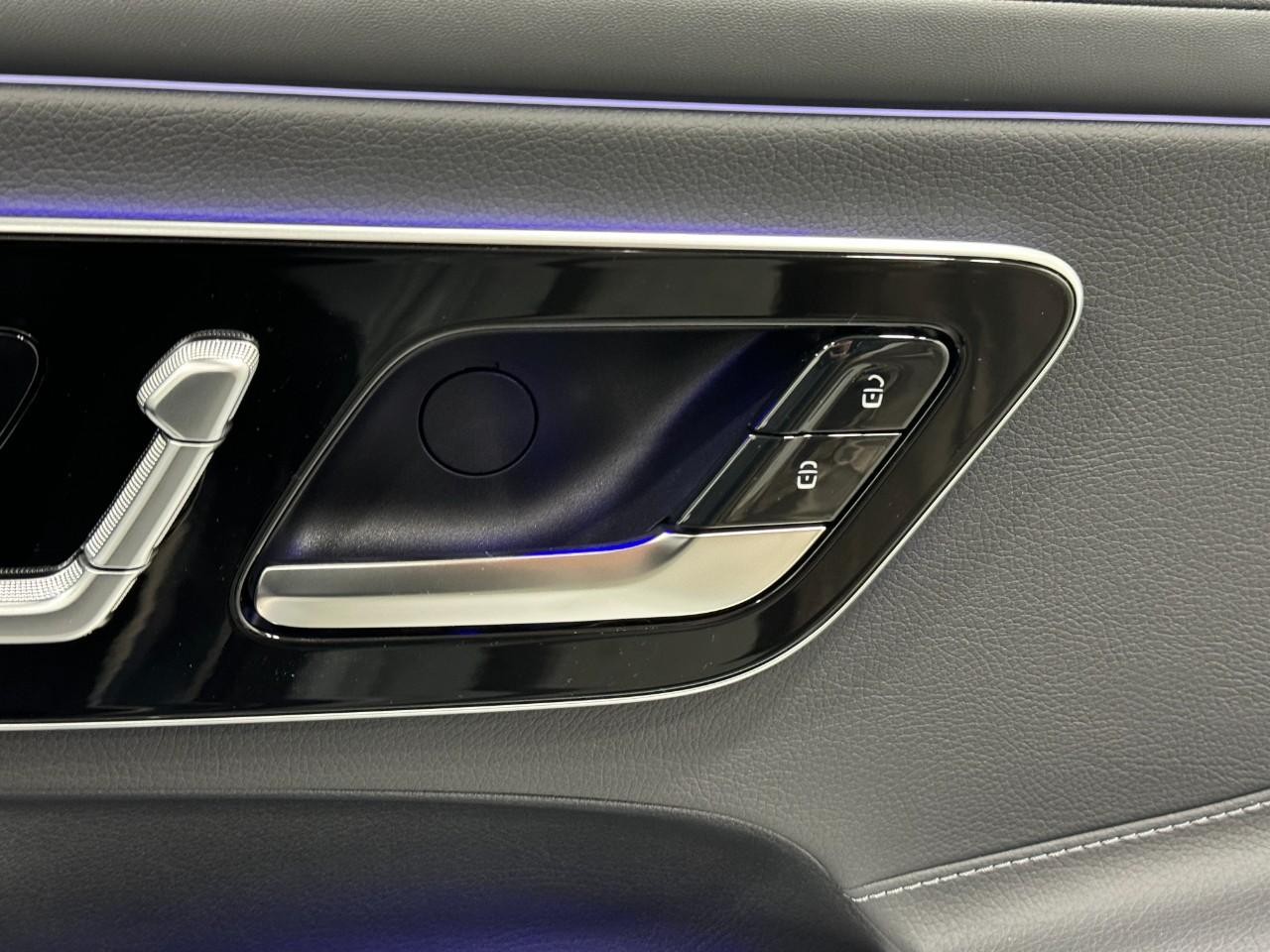 Mercedes-Benz CLE Vehicle Full-screen Gallery Image 19