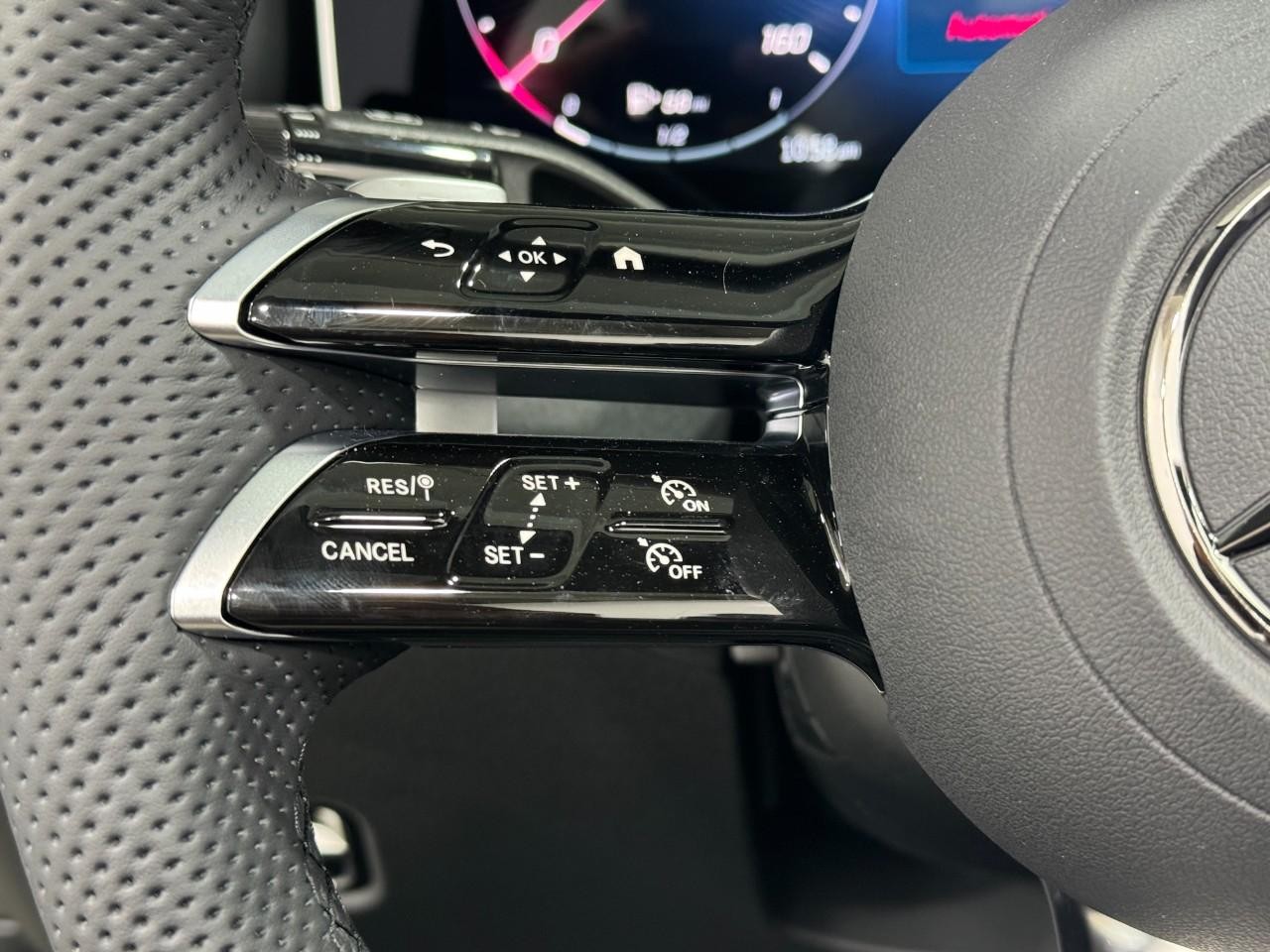 Mercedes-Benz CLE Vehicle Full-screen Gallery Image 30