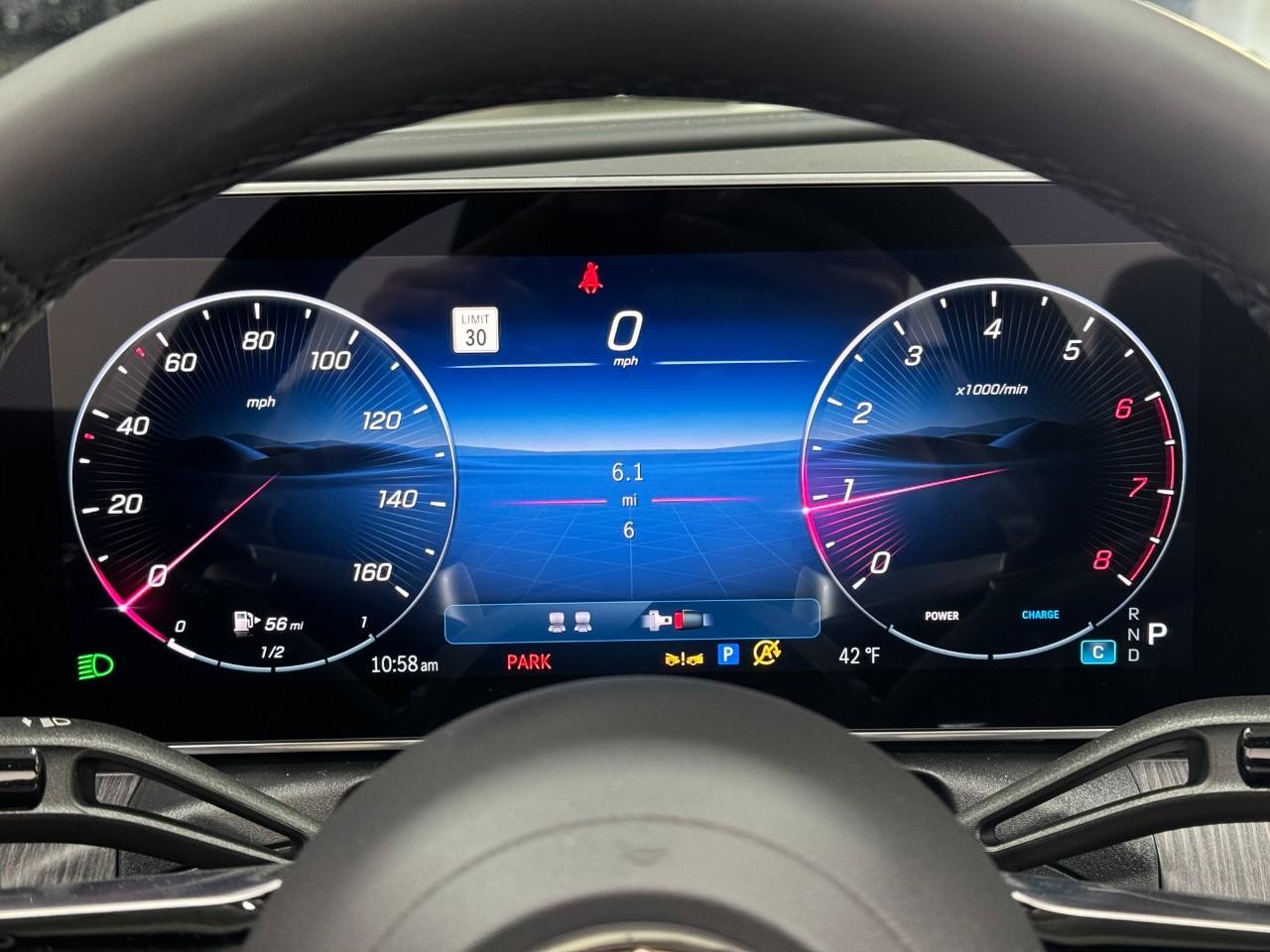 Mercedes-Benz CLE Vehicle Full-screen Gallery Image 32