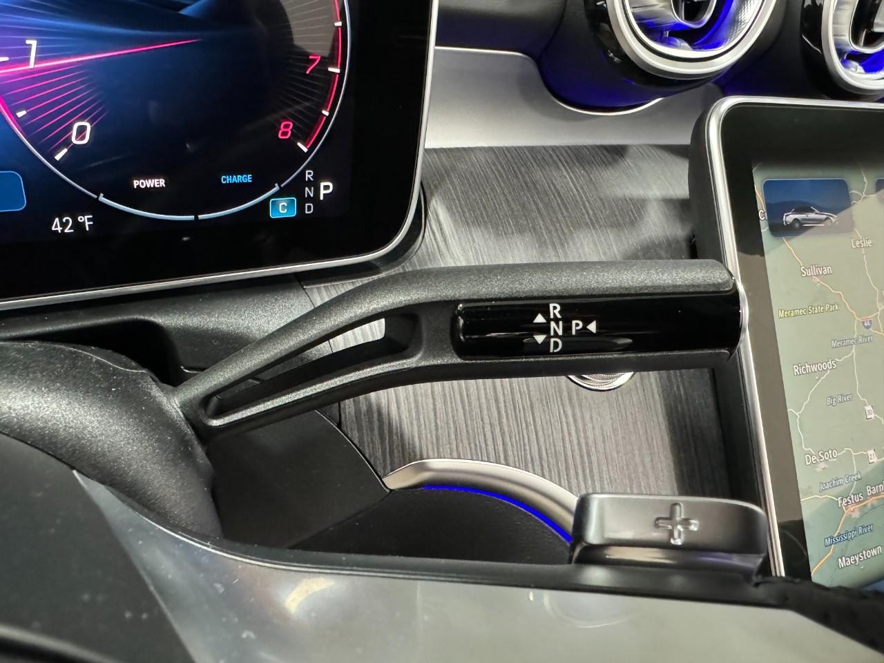 Mercedes-Benz CLE Vehicle Full-screen Gallery Image 33