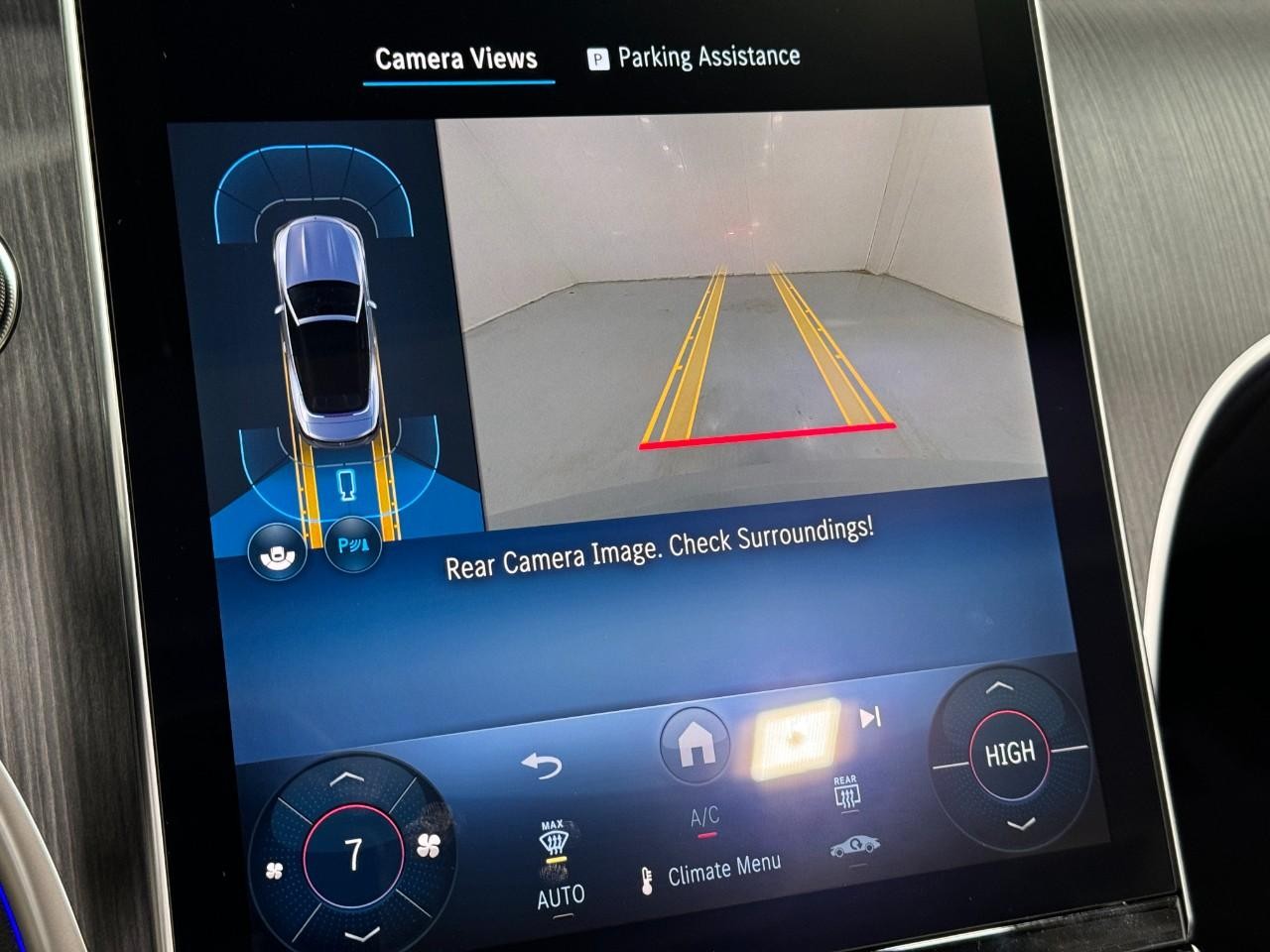 Mercedes-Benz CLE Vehicle Full-screen Gallery Image 34