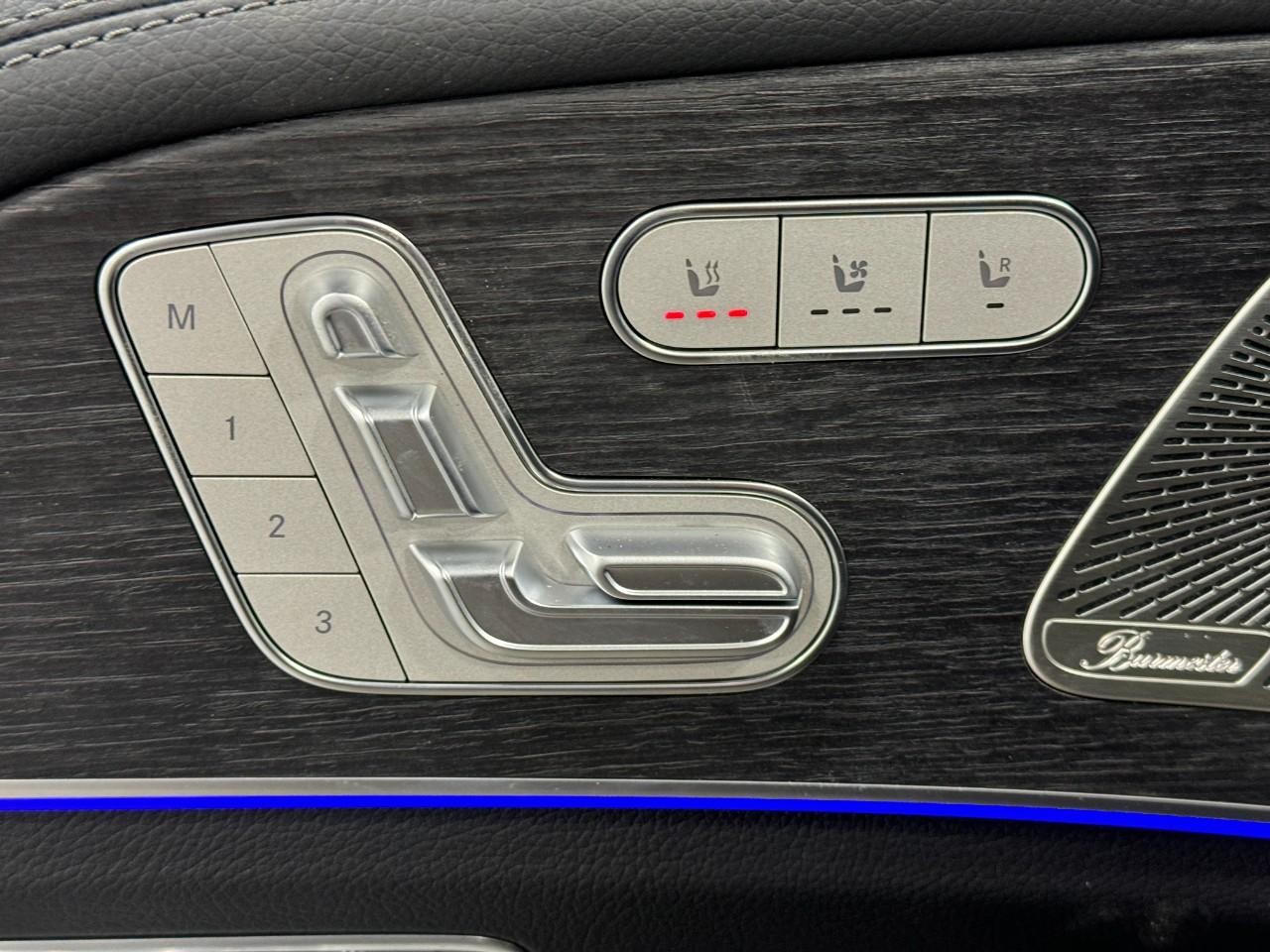 Mercedes-Benz GLE Vehicle Full-screen Gallery Image 24