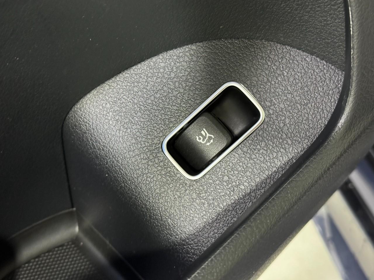 Mercedes-Benz GLE Vehicle Full-screen Gallery Image 28