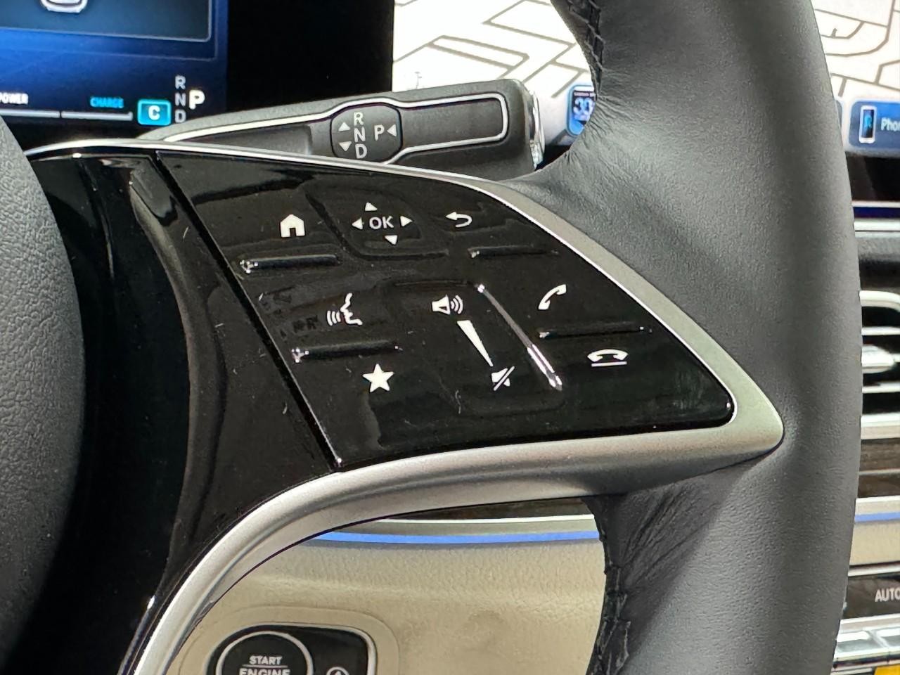 Mercedes-Benz GLE Vehicle Full-screen Gallery Image 34