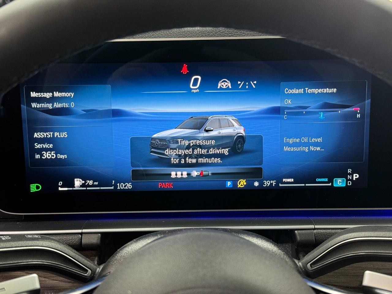 Mercedes-Benz GLE Vehicle Full-screen Gallery Image 35