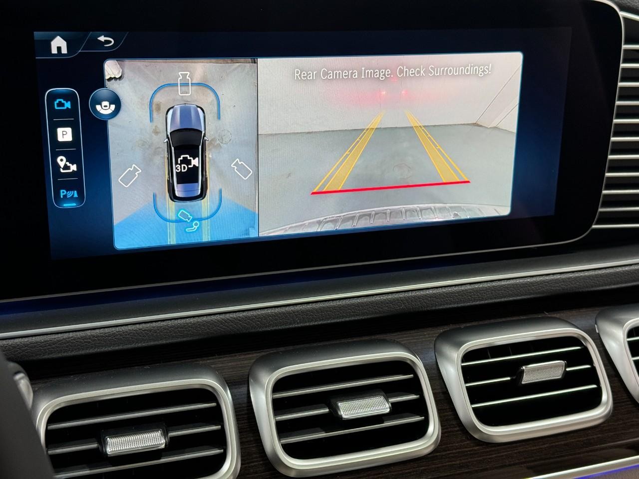 Mercedes-Benz GLE Vehicle Full-screen Gallery Image 37