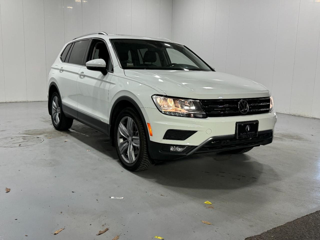 Volkswagen Tiguan Vehicle Full-screen Gallery Image 6