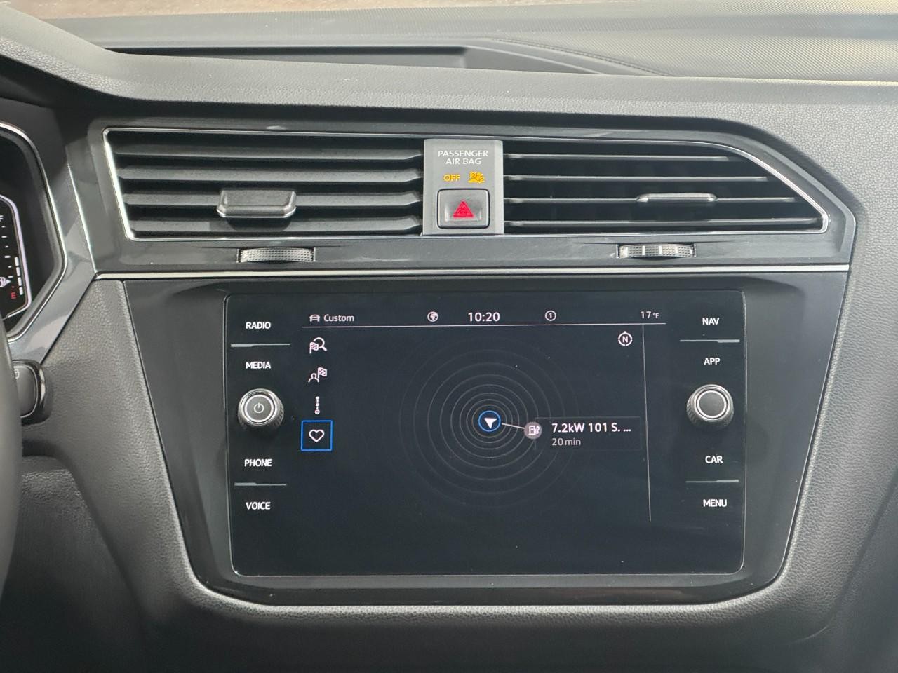 Volkswagen Tiguan Vehicle Full-screen Gallery Image 14