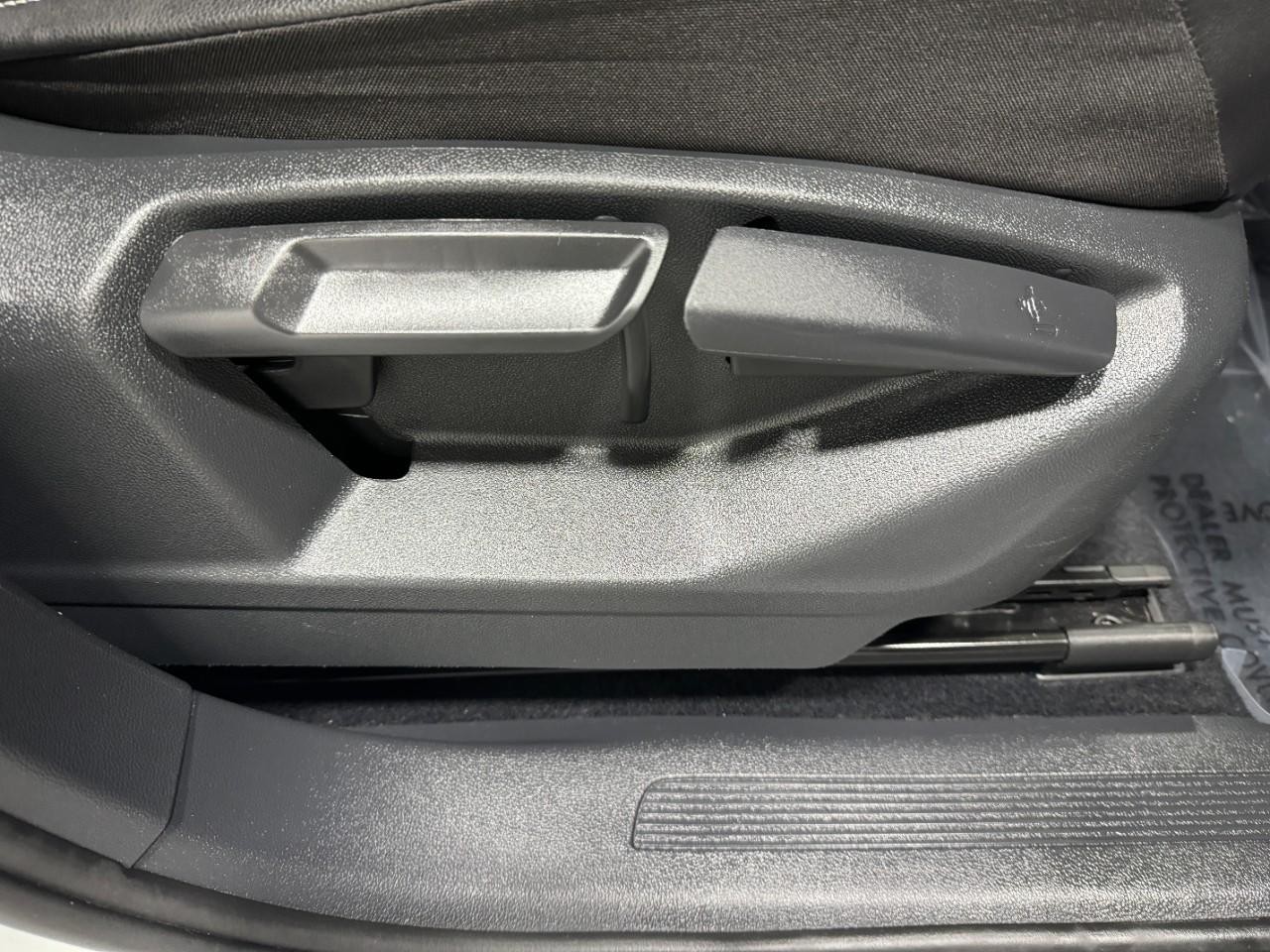 Volkswagen Tiguan Vehicle Full-screen Gallery Image 20