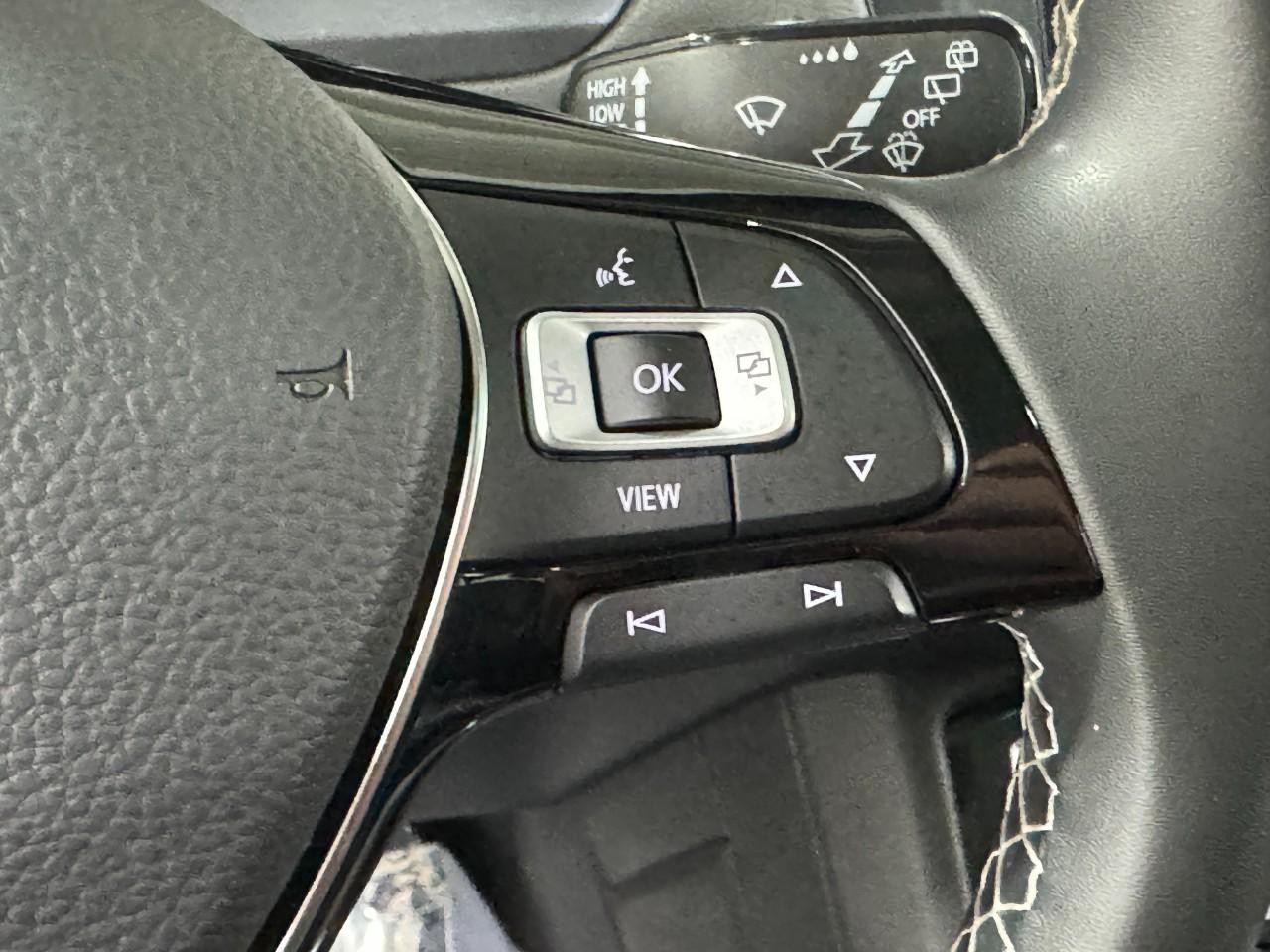 Volkswagen Tiguan Vehicle Full-screen Gallery Image 31