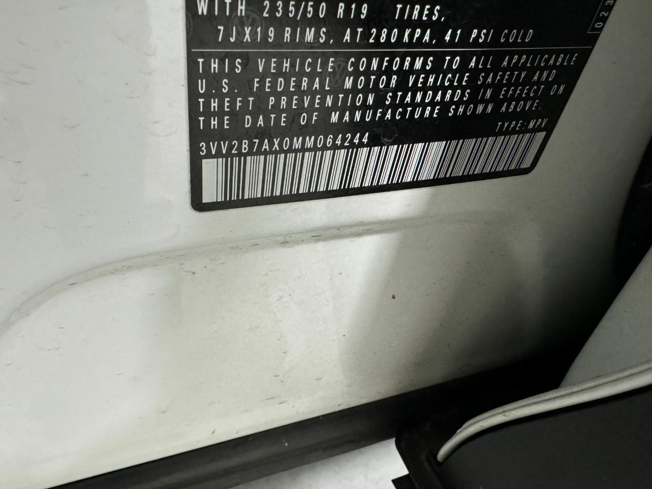 Volkswagen Tiguan Vehicle Full-screen Gallery Image 34