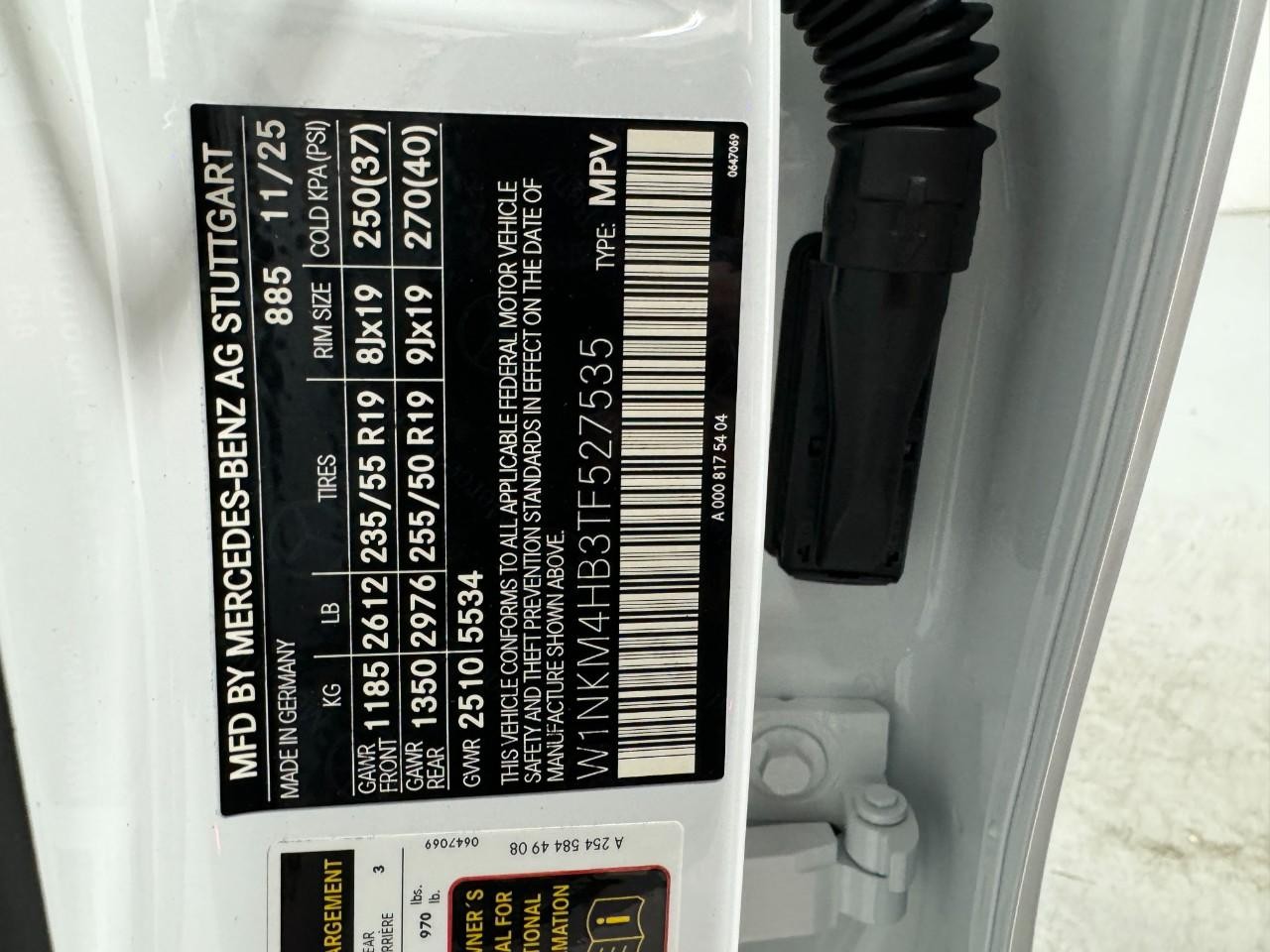 Mercedes-Benz GLC Vehicle Full-screen Gallery Image 33