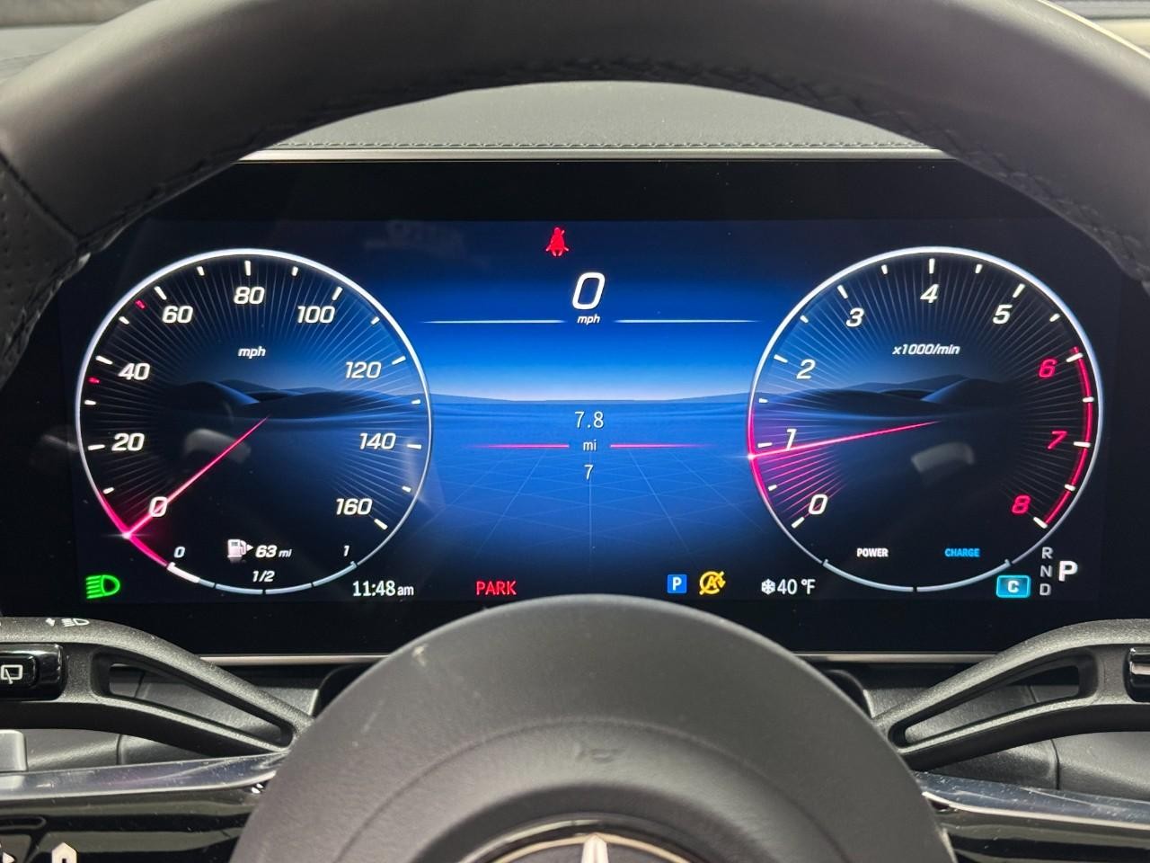 Mercedes-Benz GLC Vehicle Full-screen Gallery Image 32