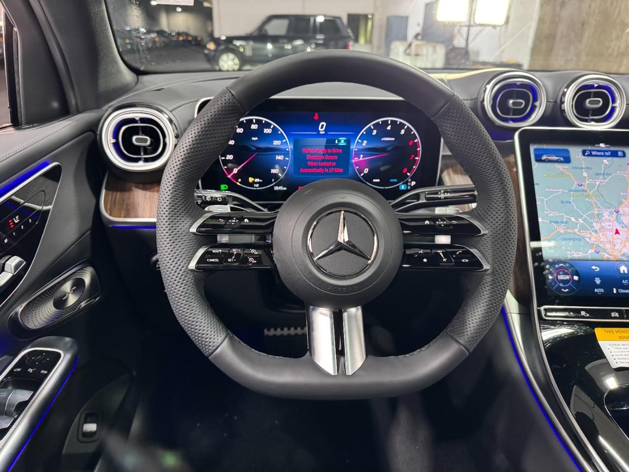 Mercedes-Benz GLC Vehicle Full-screen Gallery Image 13