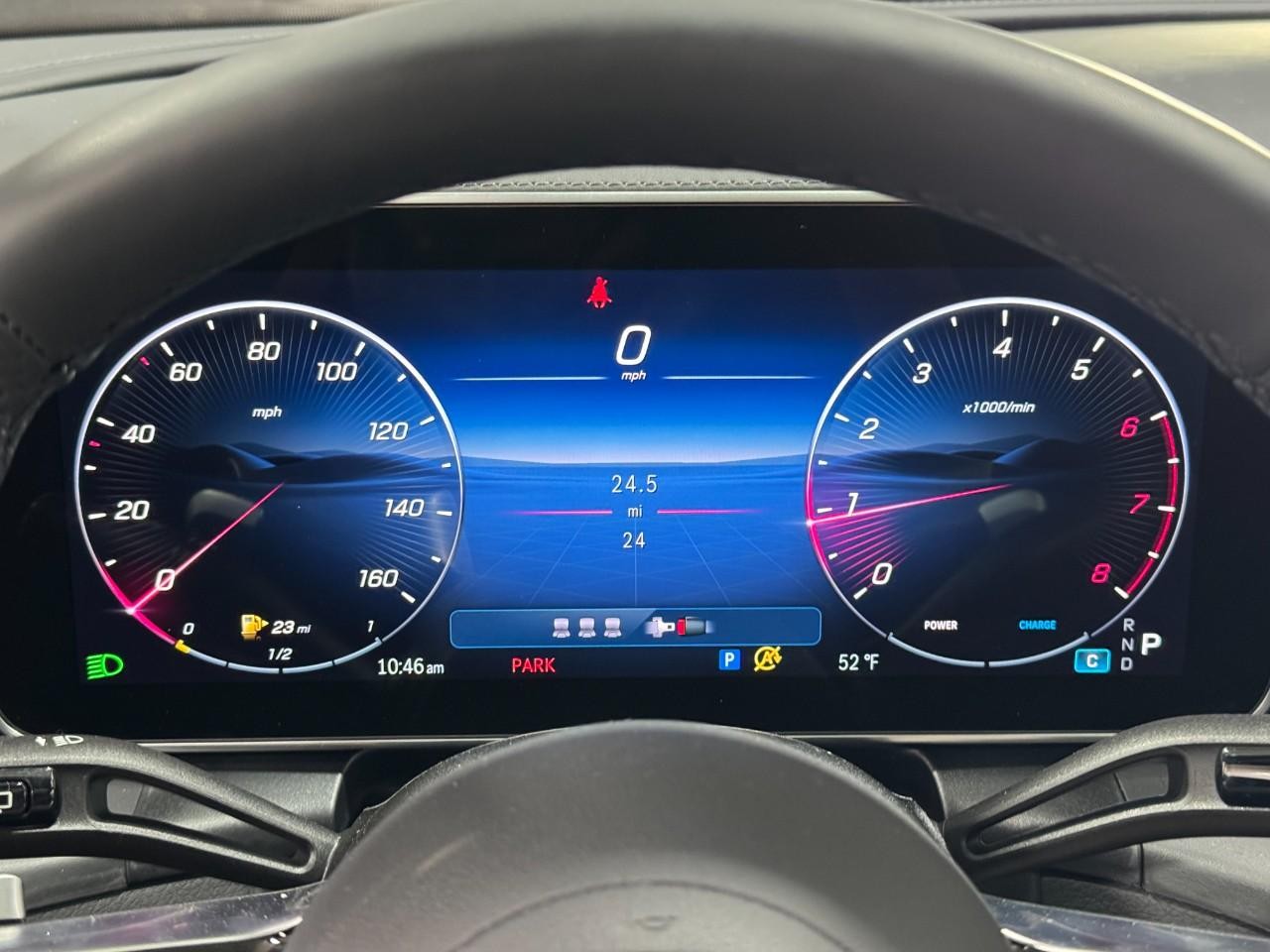 Mercedes-Benz GLC Vehicle Full-screen Gallery Image 33