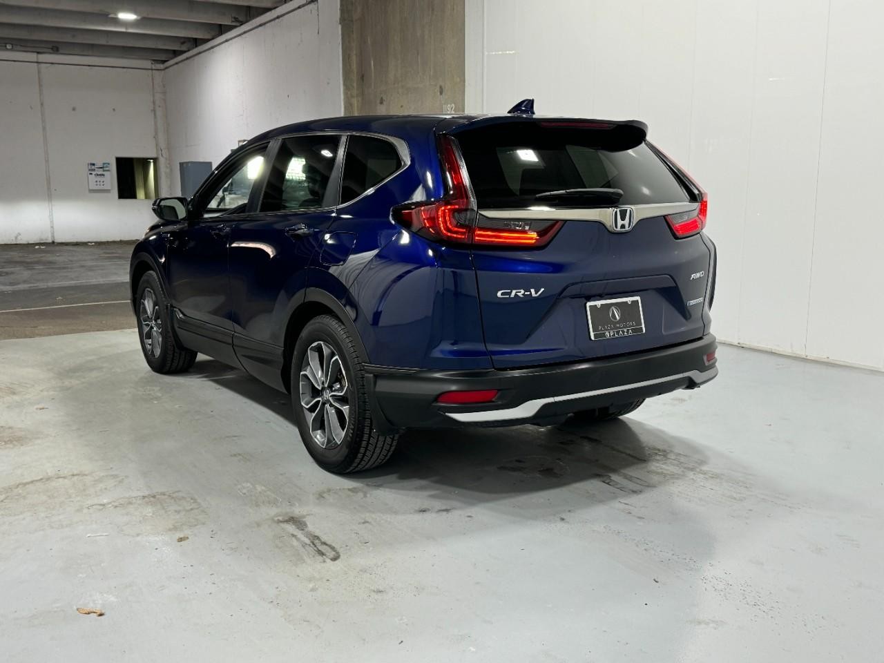 Honda CR-V Hybrid Vehicle Full-screen Gallery Image 03