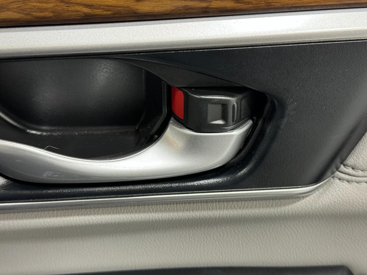 Honda CR-V Hybrid Vehicle Full-screen Gallery Image 21