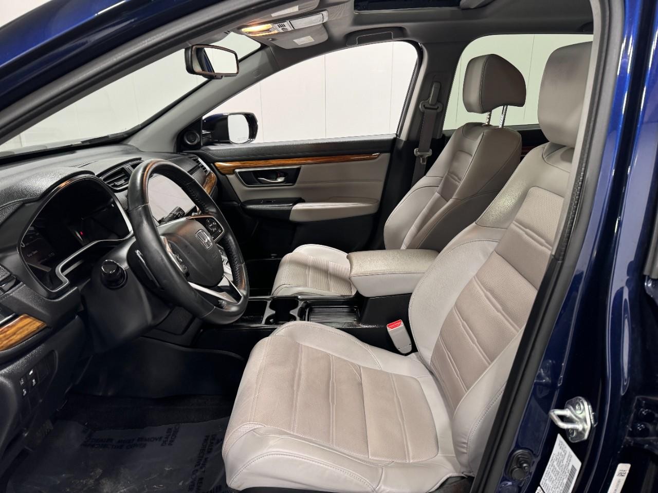 Honda CR-V Hybrid Vehicle Full-screen Gallery Image 26