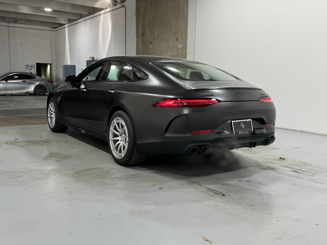 Mercedes-Benz AMG GT Vehicle Full-screen Gallery Image 3