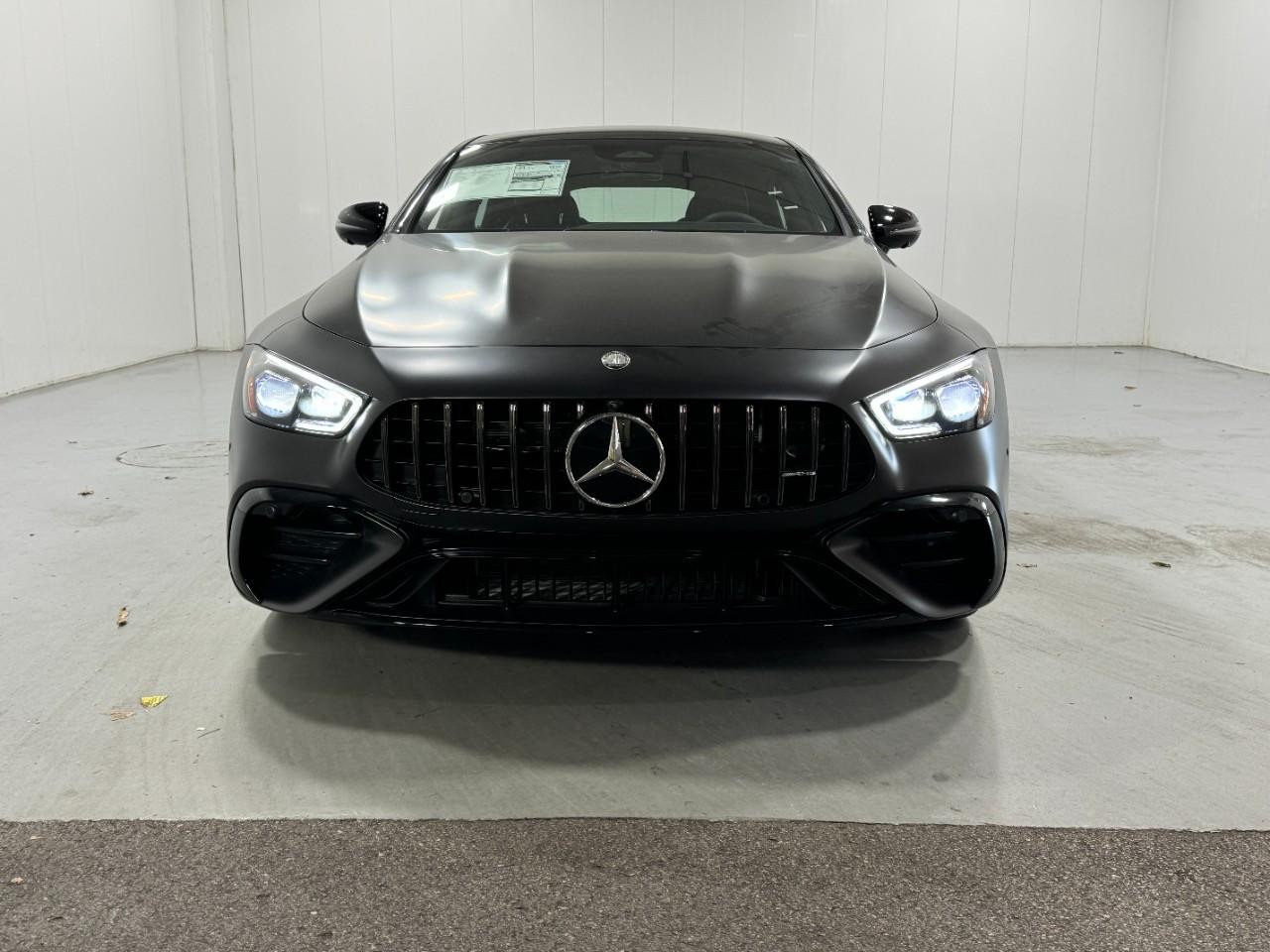 Mercedes-Benz AMG GT Vehicle Full-screen Gallery Image 7