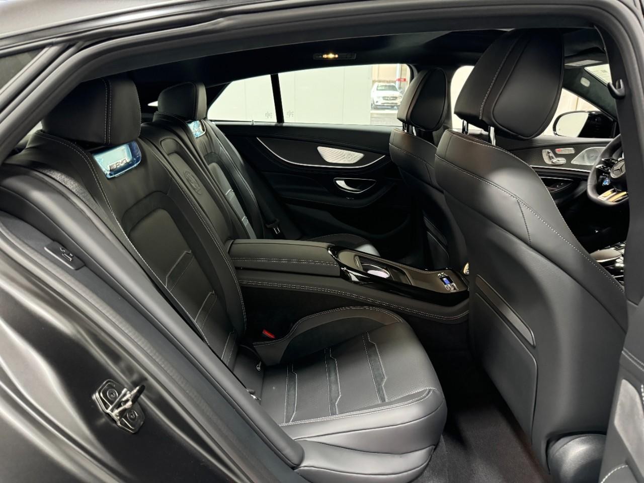 Mercedes-Benz AMG GT Vehicle Full-screen Gallery Image 10