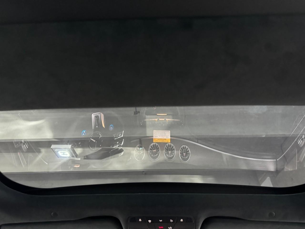 Mercedes-Benz AMG GT Vehicle Full-screen Gallery Image 12