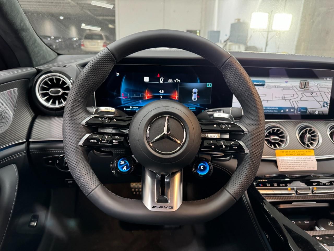 Mercedes-Benz AMG GT Vehicle Full-screen Gallery Image 14