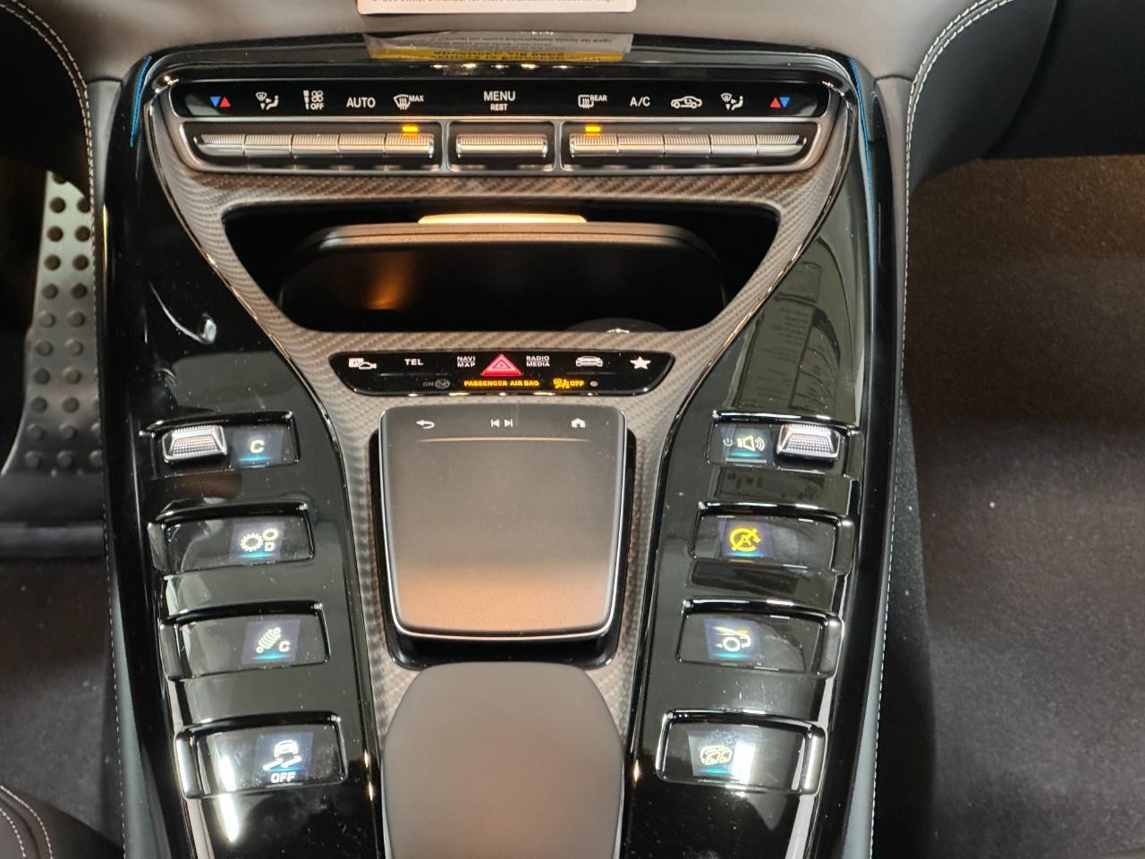 Mercedes-Benz AMG GT Vehicle Full-screen Gallery Image 16