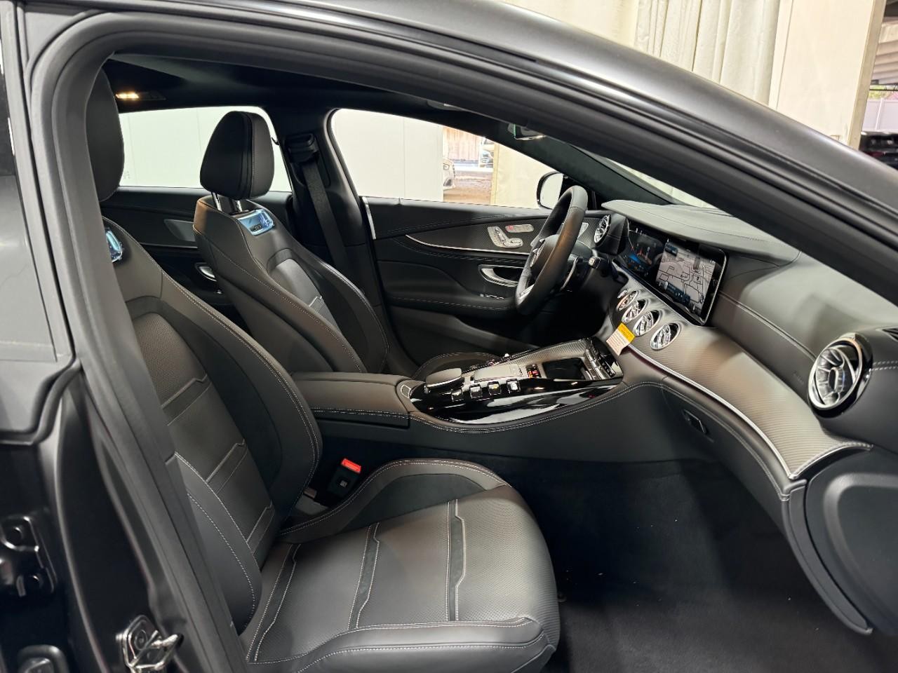 Mercedes-Benz AMG GT Vehicle Full-screen Gallery Image 18