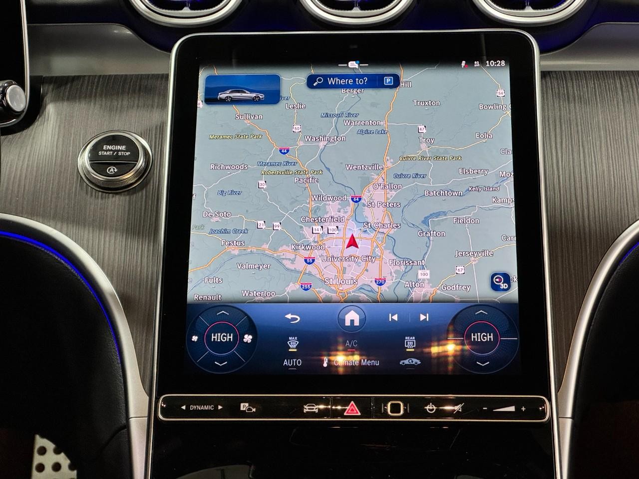 Mercedes-Benz C-Class Vehicle Full-screen Gallery Image 14