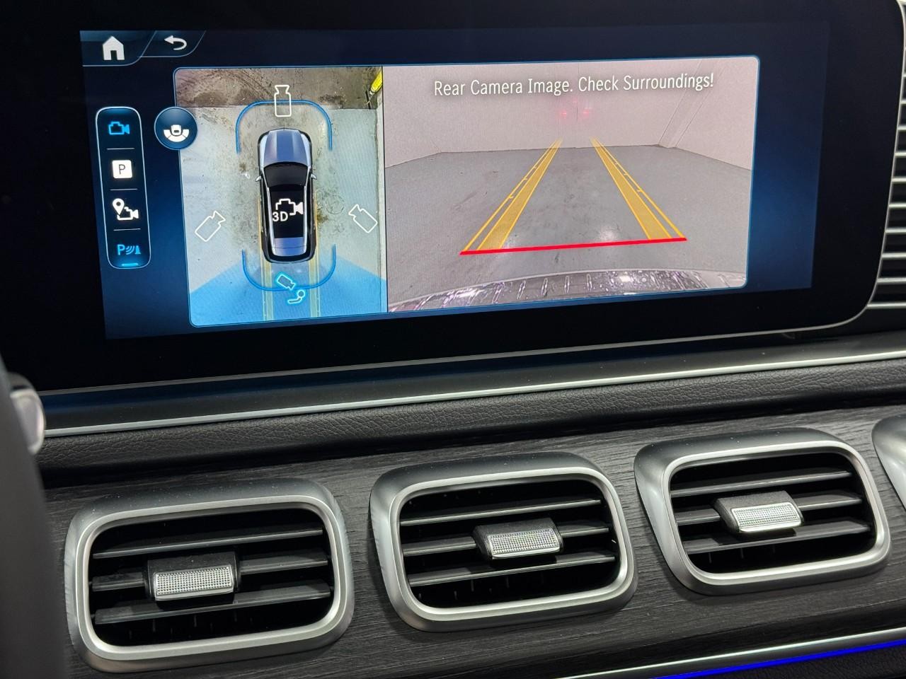 Mercedes-Benz GLE Vehicle Full-screen Gallery Image 37