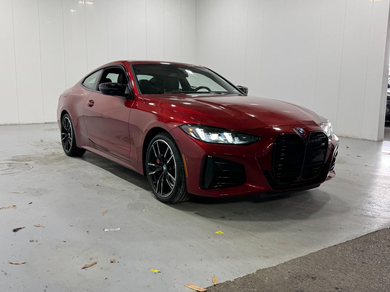 BMW 4 Series Vehicle Full-screen Gallery Image 06