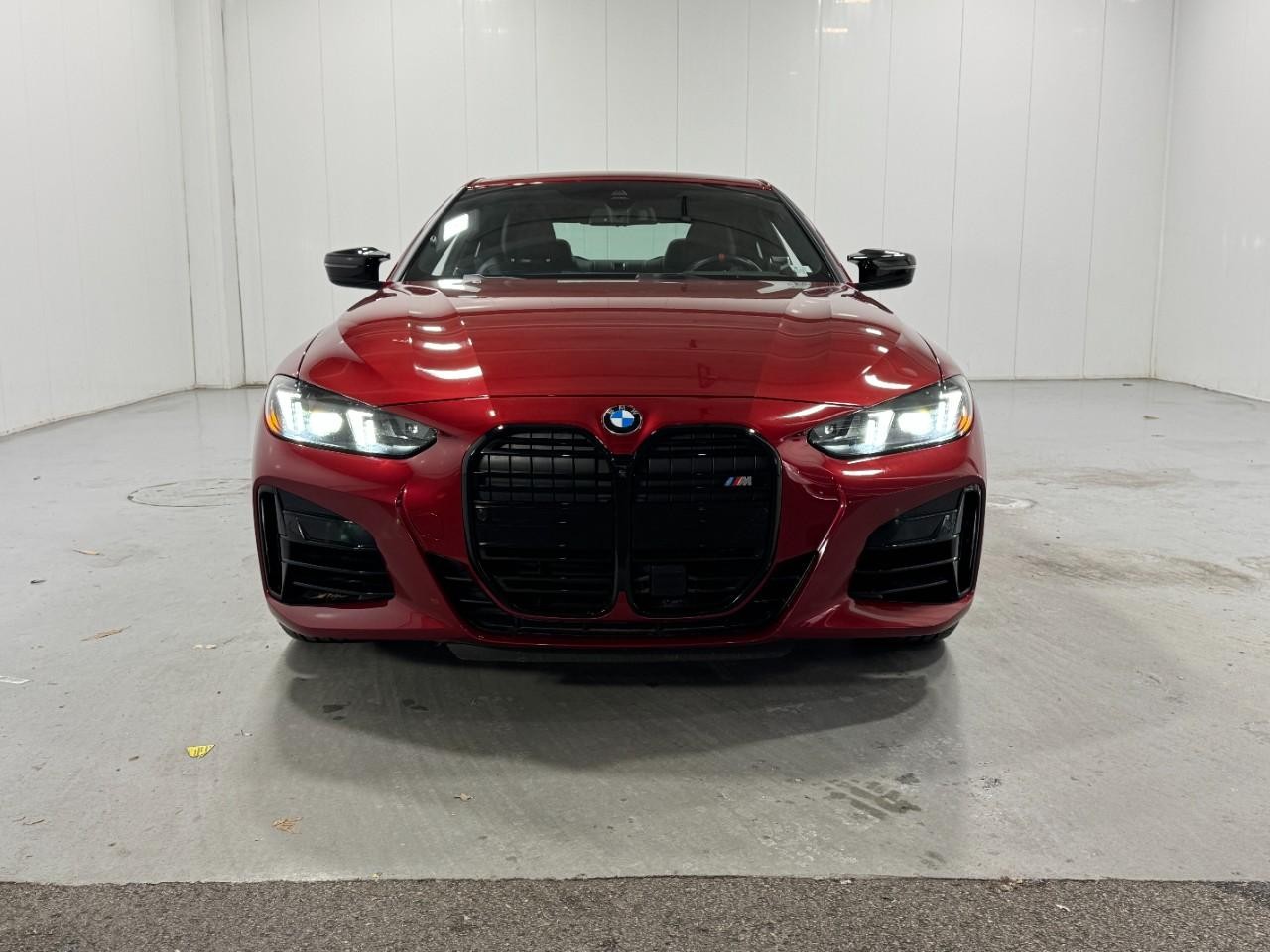 BMW 4 Series Vehicle Full-screen Gallery Image 07