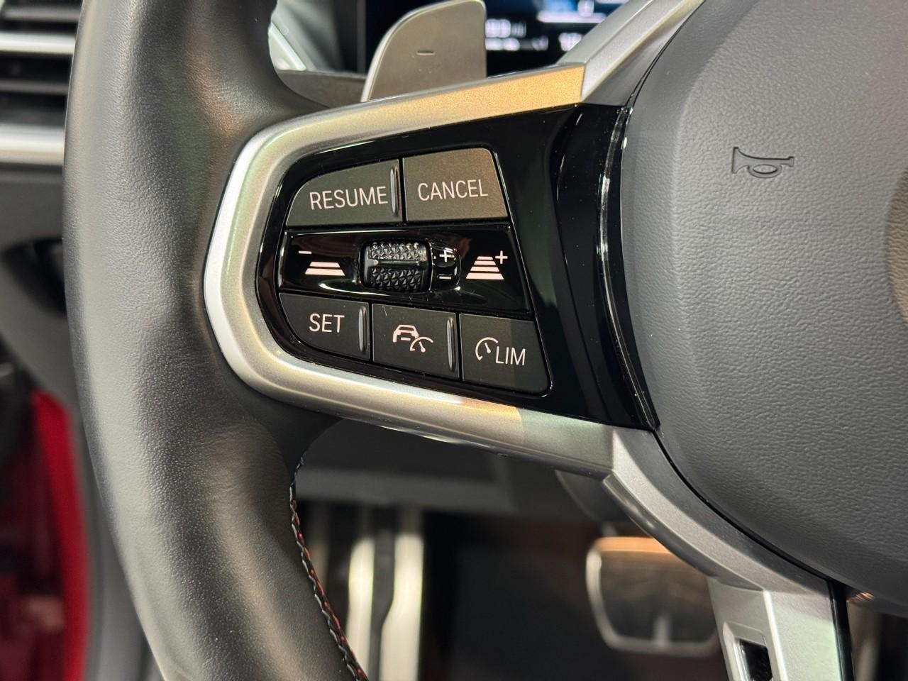 BMW 4 Series Vehicle Full-screen Gallery Image 31