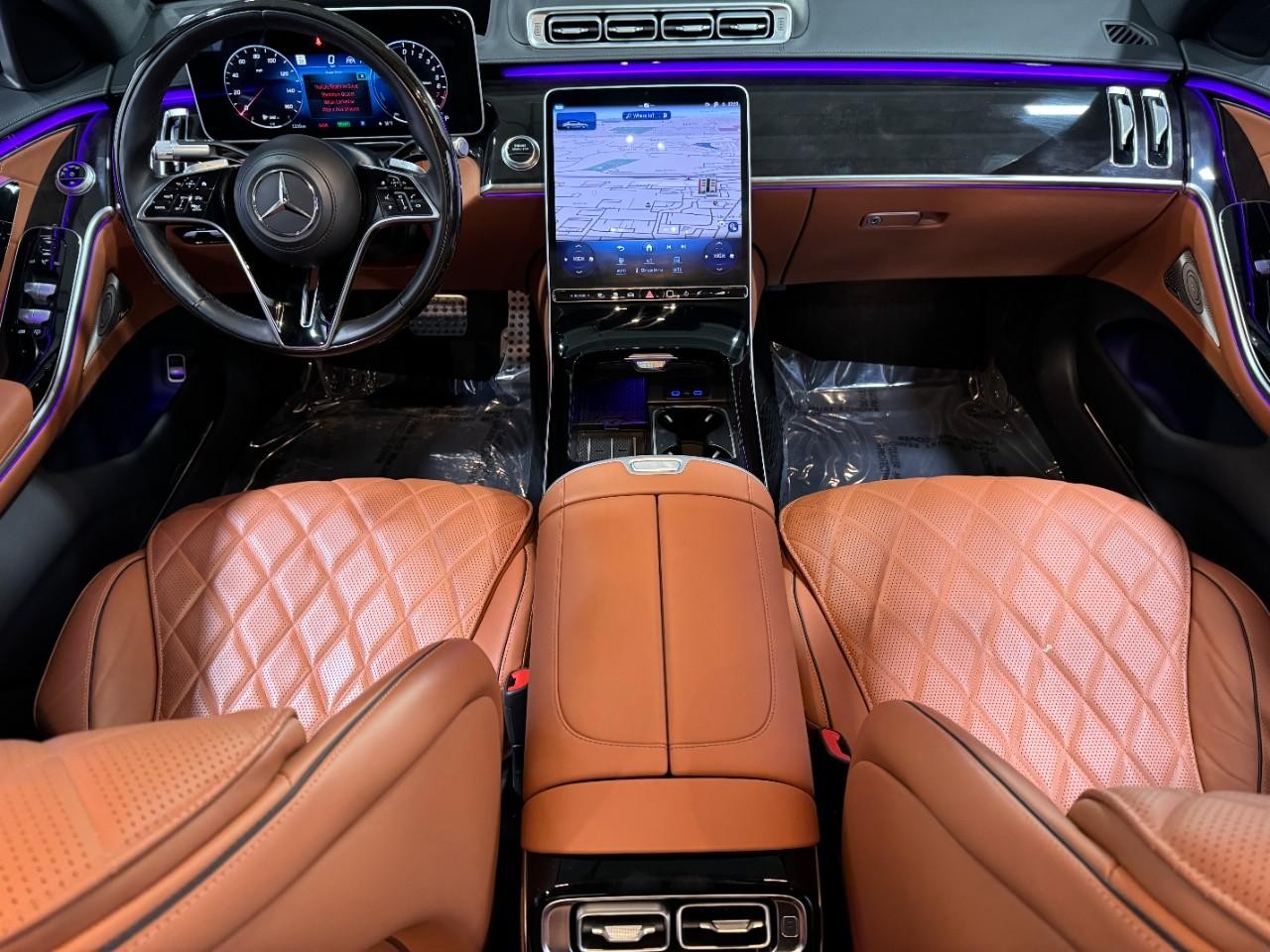 Mercedes-Benz S-Class Vehicle Full-screen Gallery Image 12