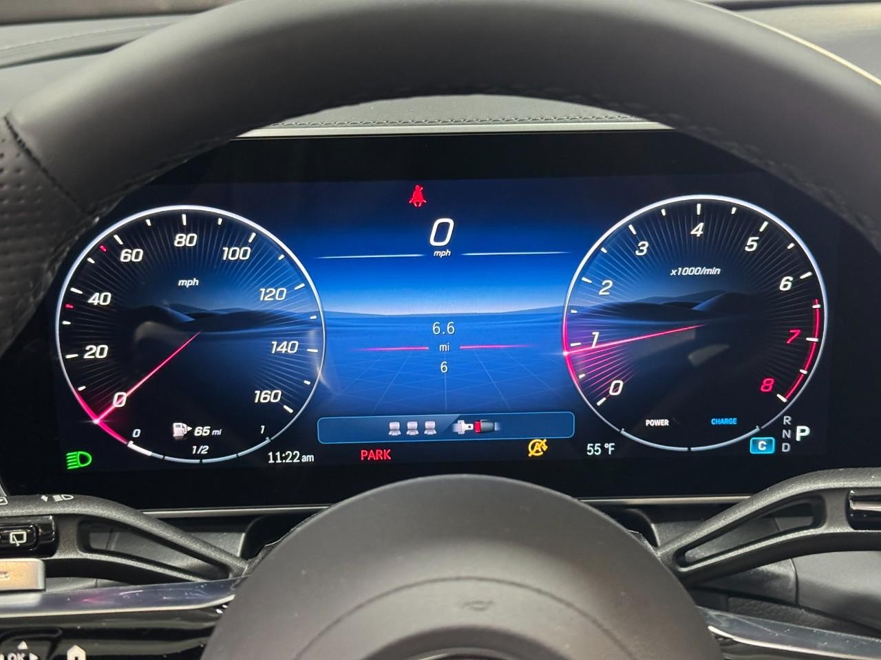 Mercedes-Benz GLC Vehicle Full-screen Gallery Image 31