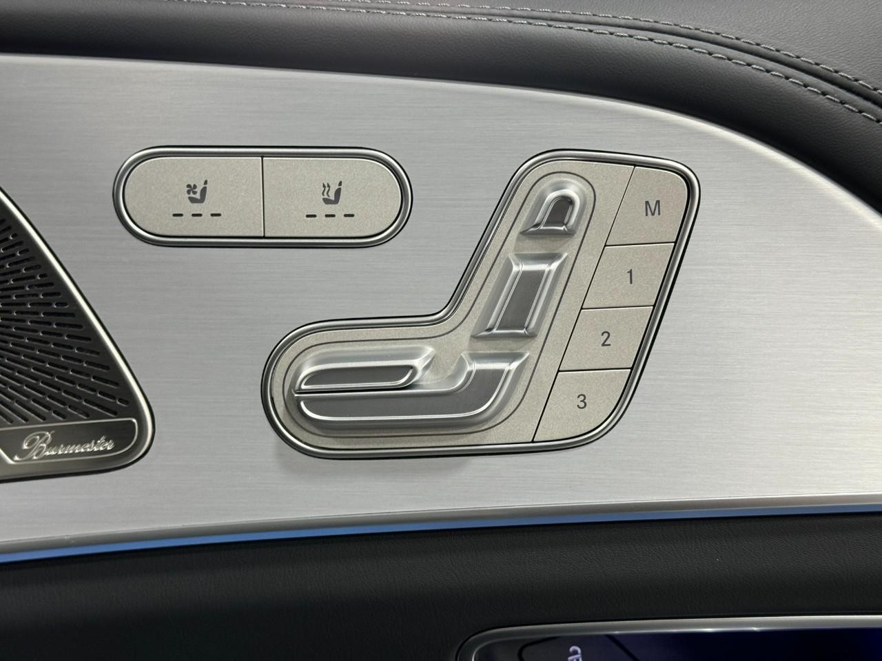 Mercedes-Benz GLE Vehicle Full-screen Gallery Image 20