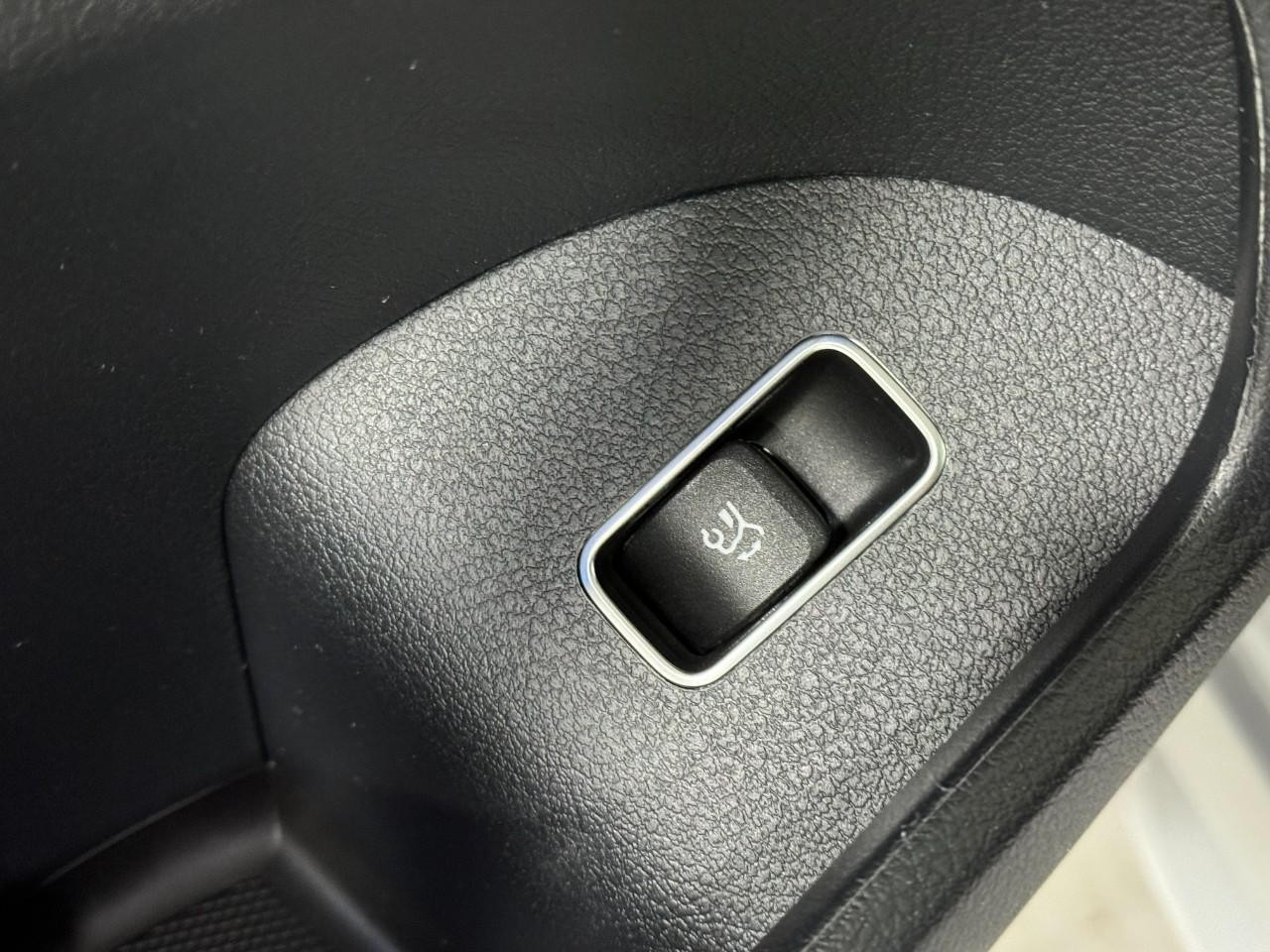 Mercedes-Benz GLE Vehicle Full-screen Gallery Image 27