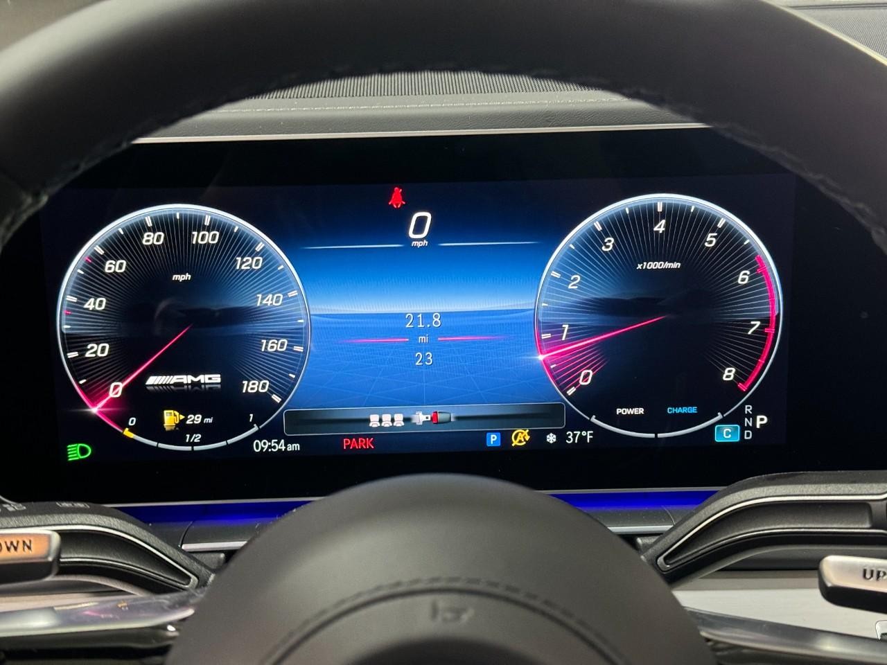 Mercedes-Benz GLE Vehicle Full-screen Gallery Image 33