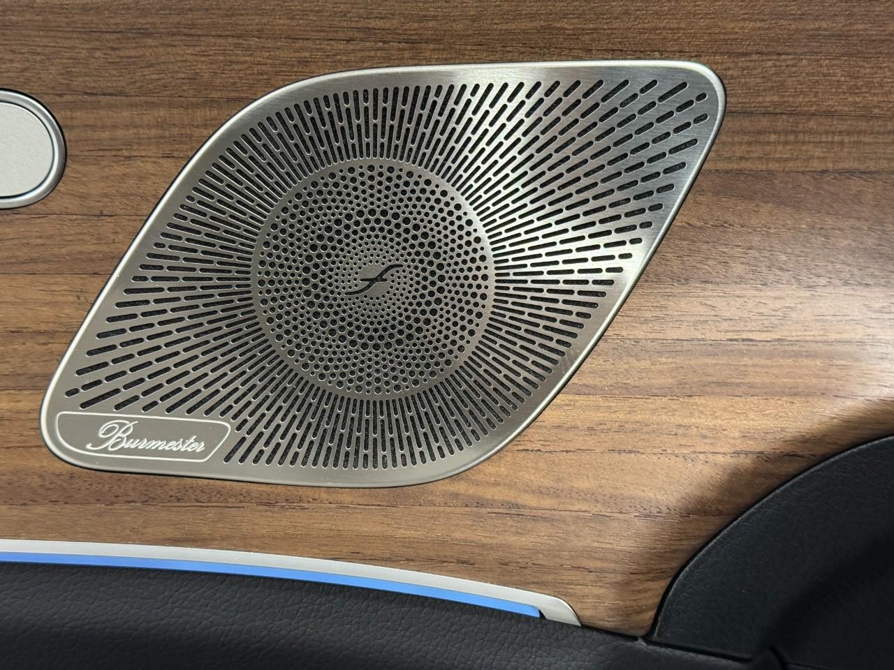 Mercedes-Benz GLE Vehicle Full-screen Gallery Image 24