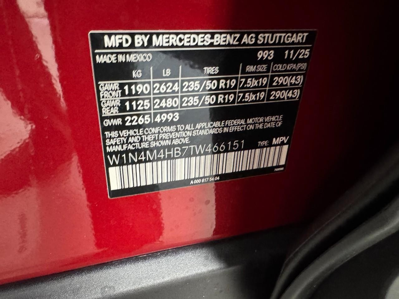 Mercedes-Benz GLB Vehicle Full-screen Gallery Image 36