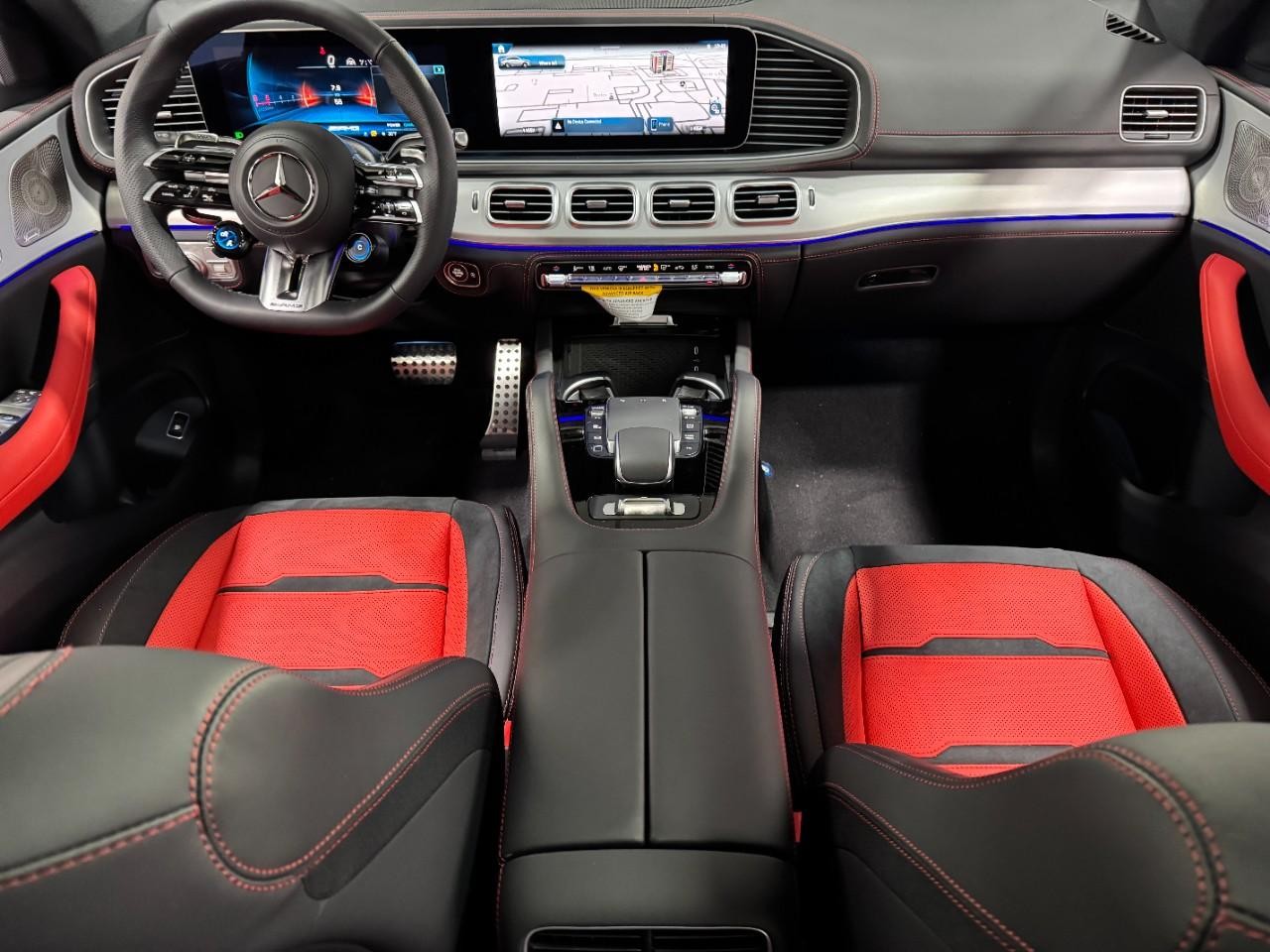 Mercedes-Benz GLE Vehicle Full-screen Gallery Image 12