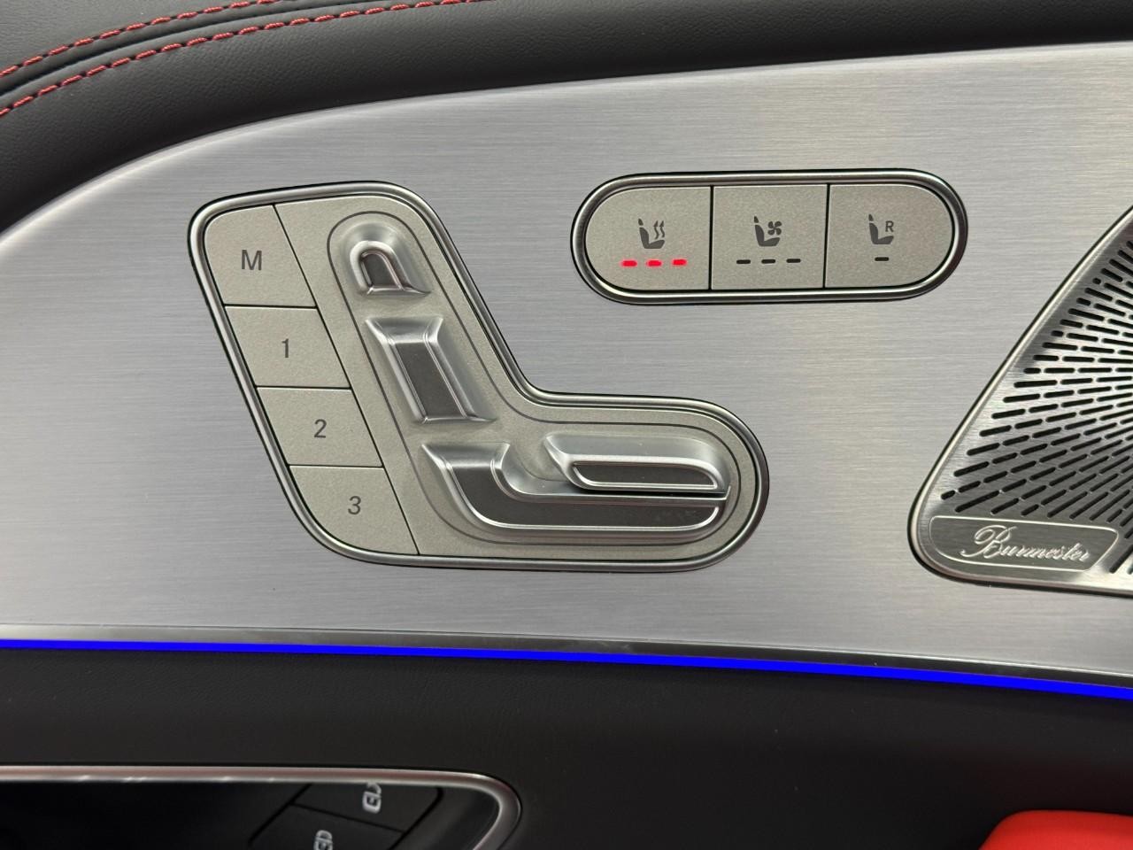 Mercedes-Benz GLE Vehicle Full-screen Gallery Image 24