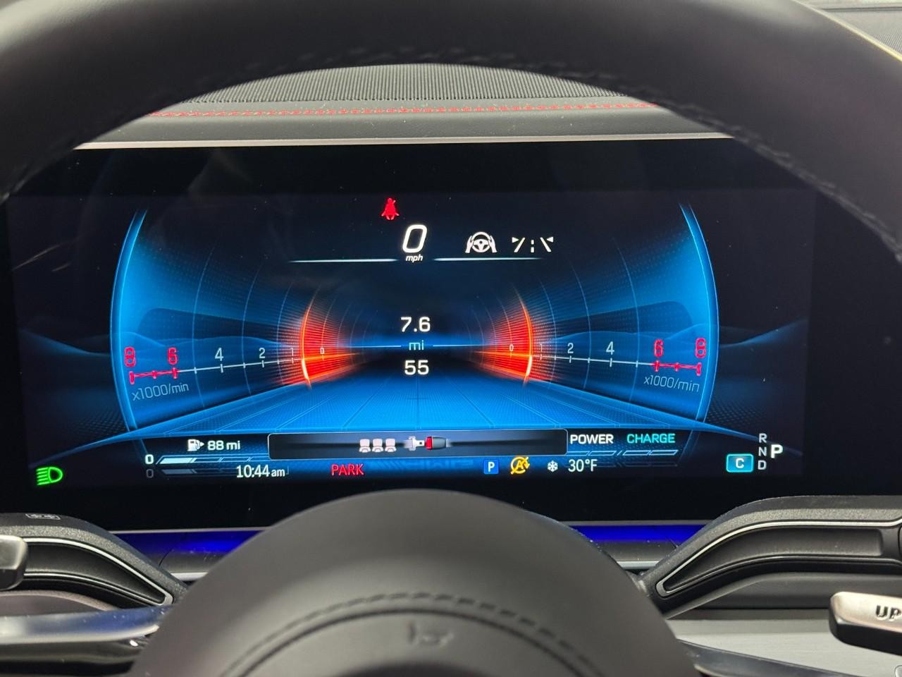 Mercedes-Benz GLE Vehicle Full-screen Gallery Image 33