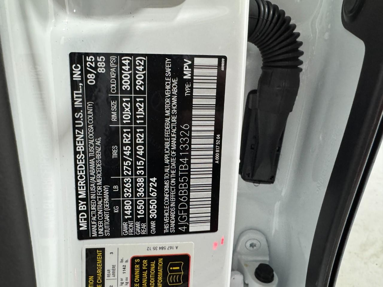 Mercedes-Benz GLE Vehicle Full-screen Gallery Image 36