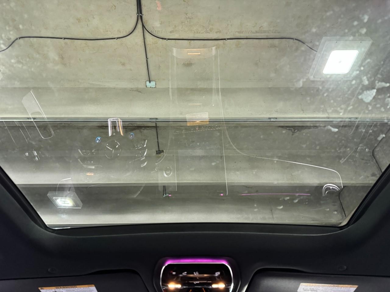 Mercedes-Benz GLC Vehicle Full-screen Gallery Image 11