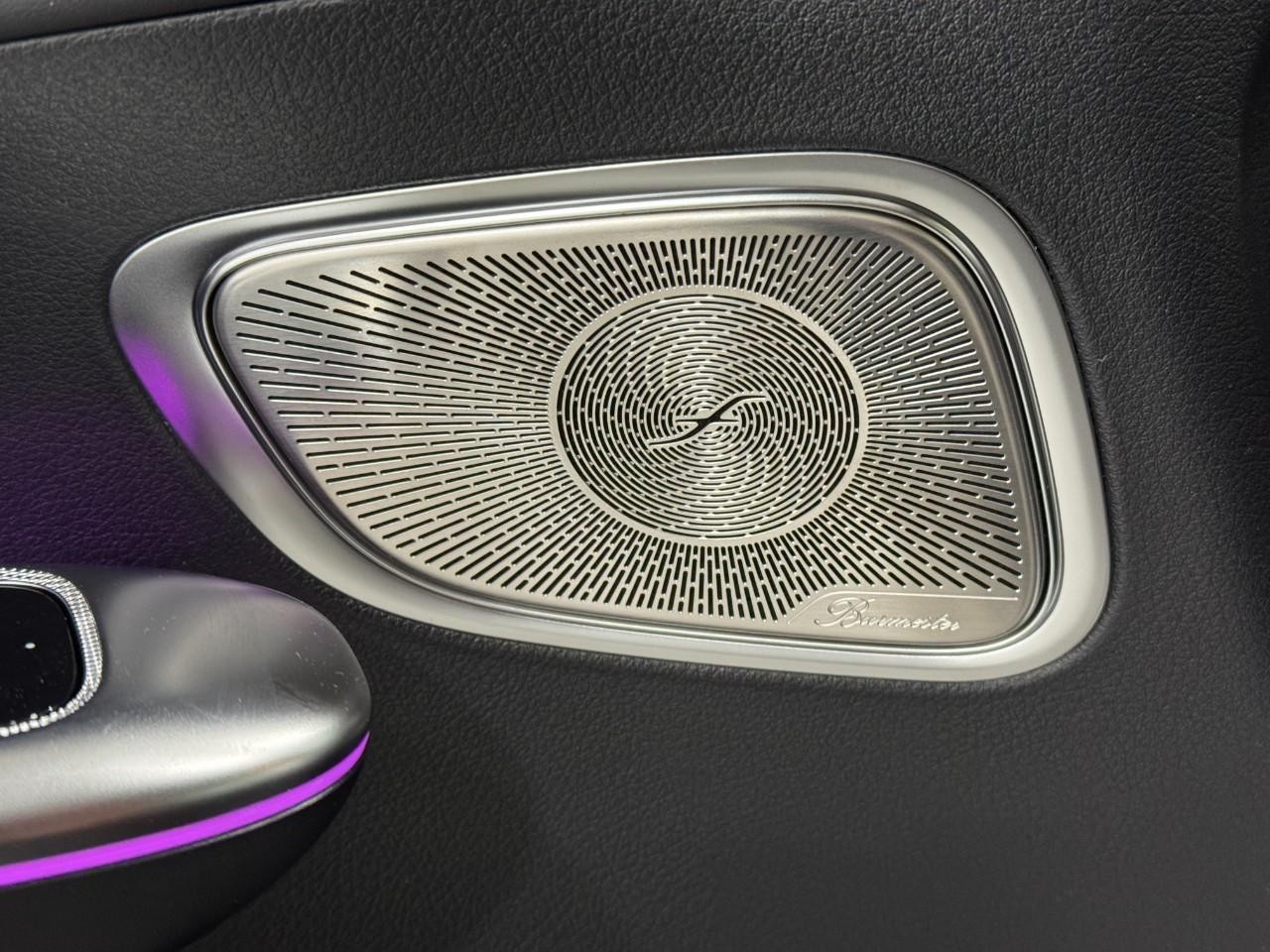 Mercedes-Benz GLC Vehicle Full-screen Gallery Image 25