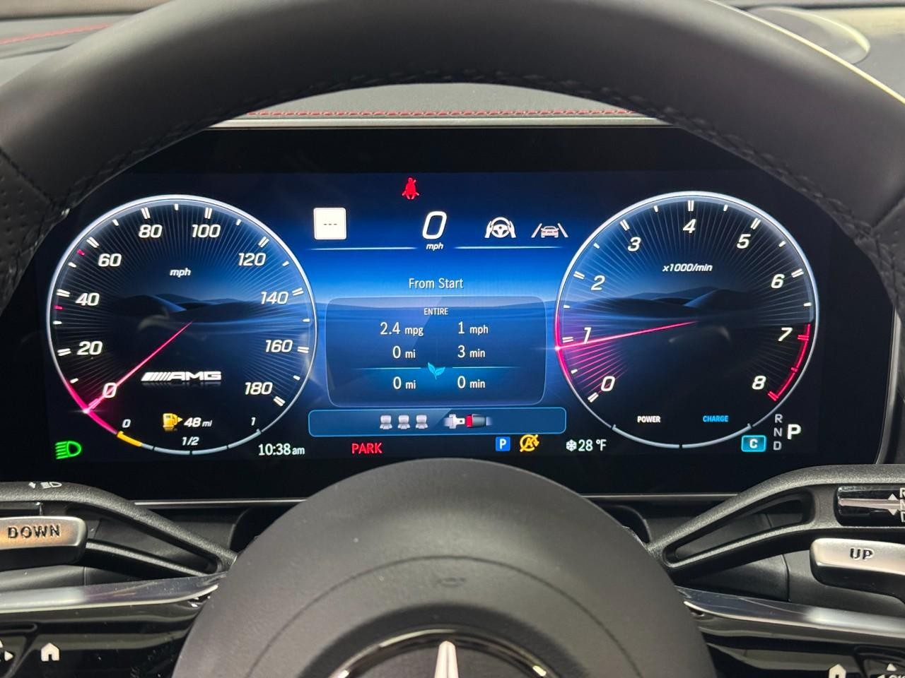 Mercedes-Benz GLC Vehicle Full-screen Gallery Image 33