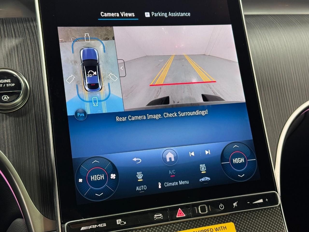 Mercedes-Benz GLC Vehicle Full-screen Gallery Image 35