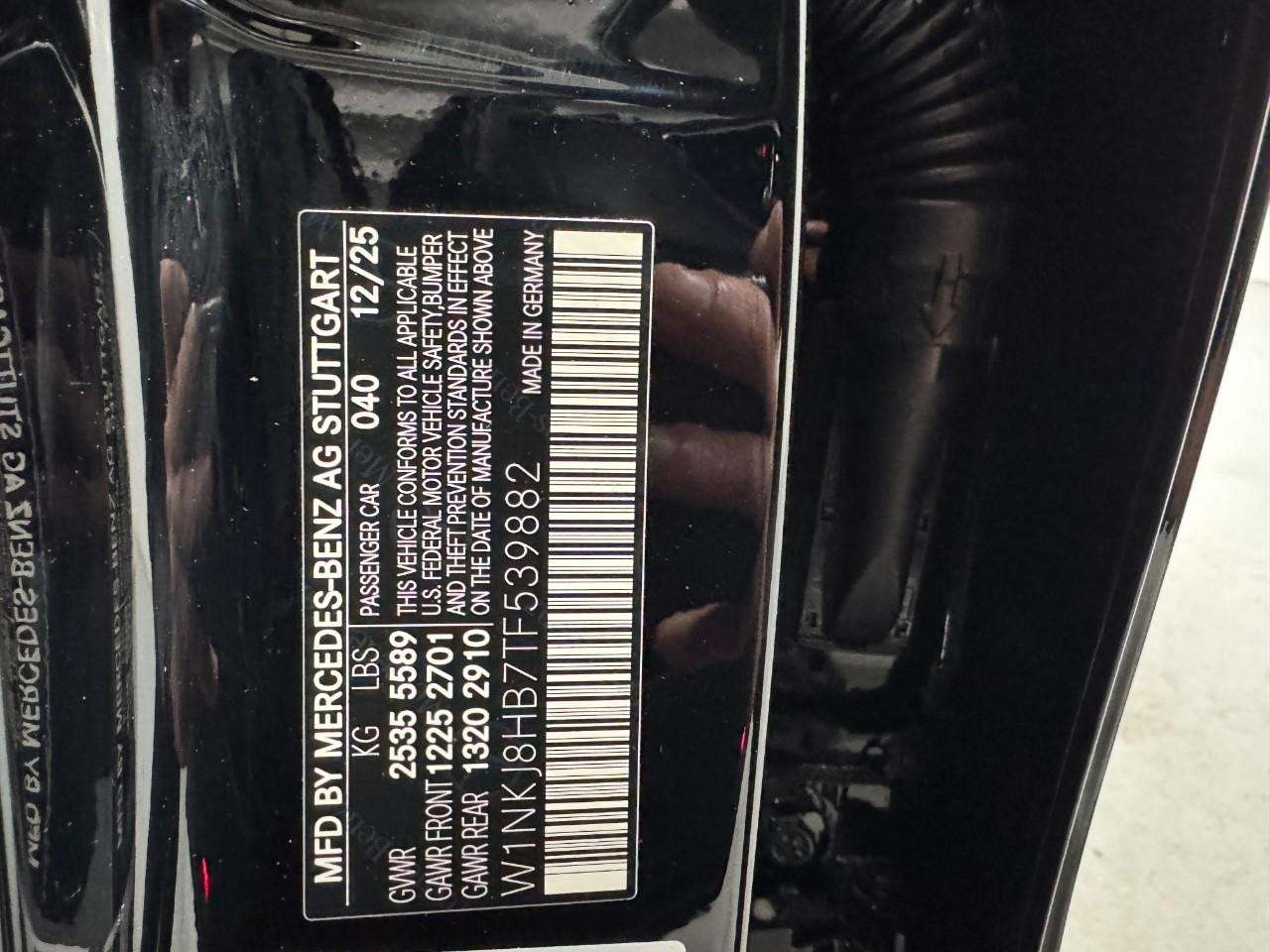 Mercedes-Benz GLC Vehicle Full-screen Gallery Image 36